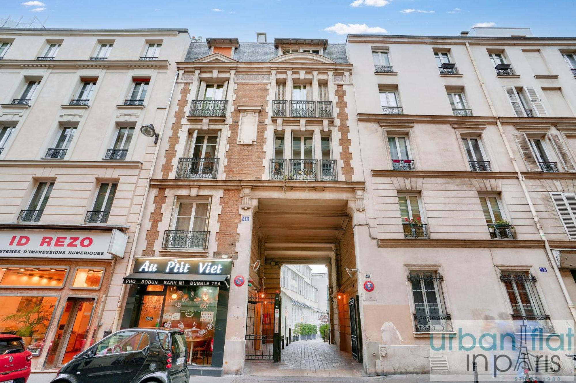 33 - Flat Av Des Champs-Elysees Париж Екстериор снимка