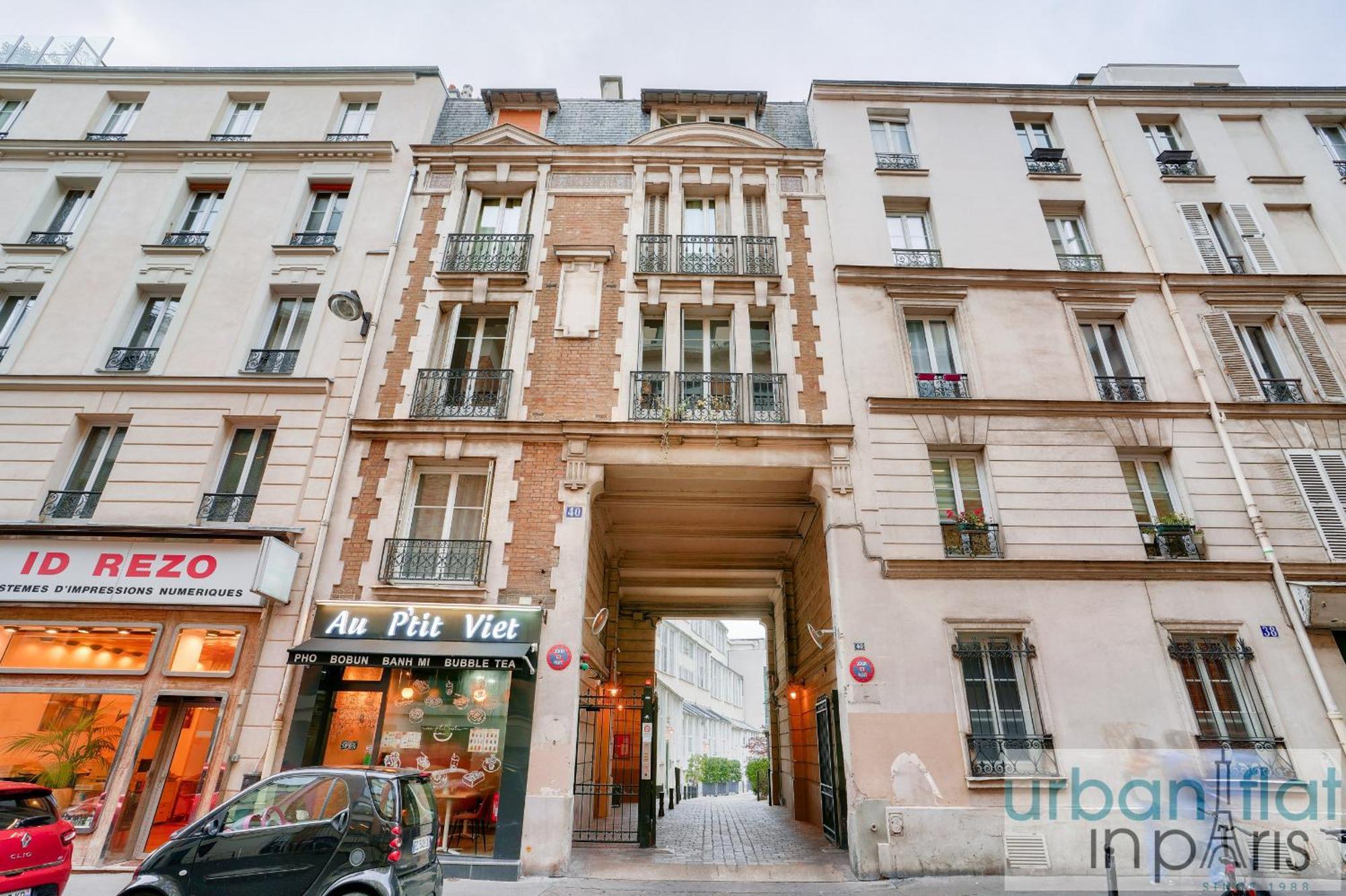 33 - Flat Av Des Champs-Elysees Париж Екстериор снимка