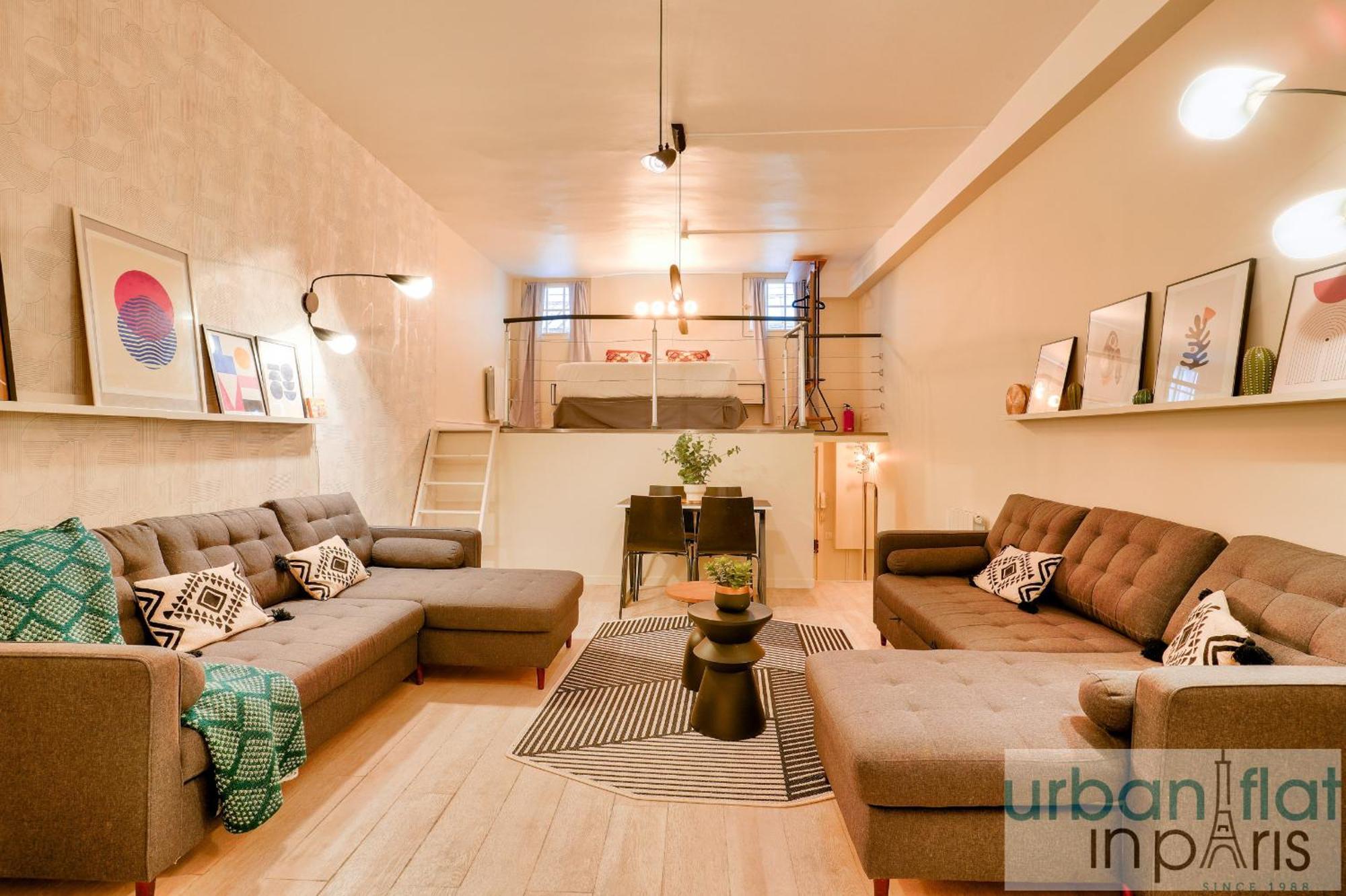 33 - Flat Av Des Champs-Elysees Париж Екстериор снимка
